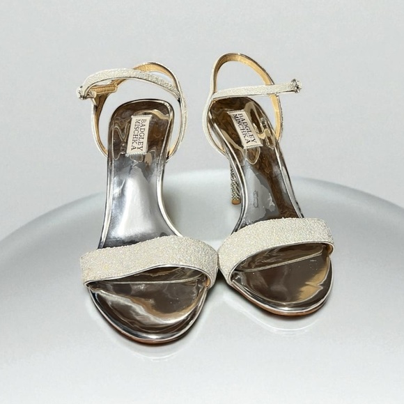 🌻Badgley Mischka Olympia White Gray Sparkly Glittered Evening Sandal Size 8.5 - Picture 11 of 15